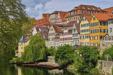 Häuser am Neckar und Hölderlinturm, Tübingen, Baden-Württemberg, Deutschland - MRF02016