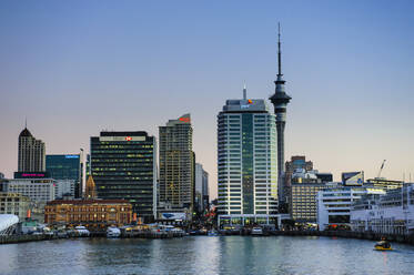 Skyline of Auckland at dusk, New Zealand - RUNF02563