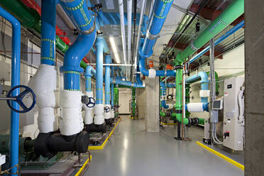 Pipe infrastructure in biotech laboratory - MINF11243