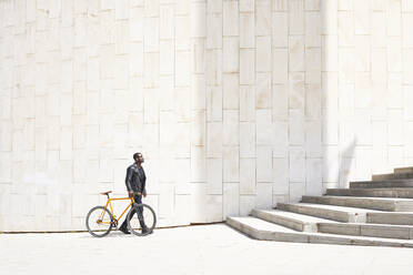 Man with bike - JND00073