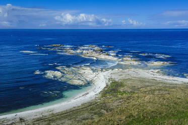 Blick von den Klippen über die Kaikoura-Halbinsel, Südinsel, Neuseeland - RUNF02586