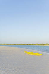 Kajak am Strand, Holbox, Yucatan, Mexiko - MMAF00959