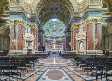 Innenraum der St. Stephans Basilika, Budapest, Ungarn - MINF12125