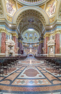 Innenraum der St. Stephans Basilika, Budapest, Ungarn - MINF12126