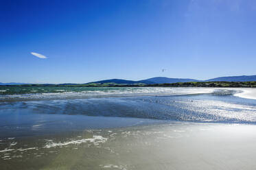 Te Waewae Bay, entlang der Straße von Invergargill nach Te Anau, Südinsel, Neuseeland - RUNF02651