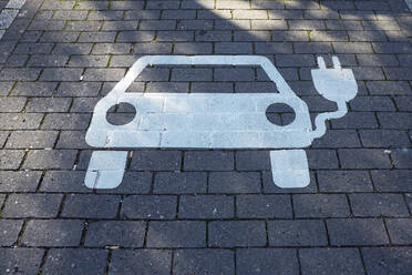 Car park for electric vehicle, electric vehicle charging station - BSCF00603