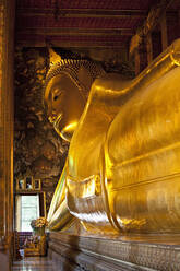 Gold statue of Buddha in temple, Bangkok, Thailand - MINF12180