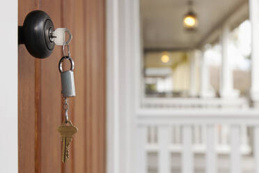 Key in front door - MINF12230