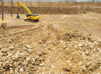 Bagger auf der Baustelle - MINF12258