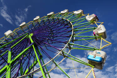 Ferris Wheel ride at amusement park - MINF12294