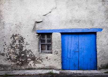 Blaue Tür, Grenoble, Frankreich - IHF00134