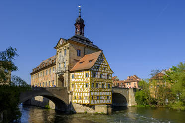 Altes Rathaus und Obere Brücke an der Regnitz, Bamberg, Bayern, Deutschland - LBF02605