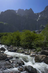 Wasserfall im Nahuel Huapi-Nationalpark, Argentinien, Südamerika - RUNF02755