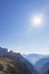 Blick auf Auronzo di Cadore und Lago di Santa Caterina, Gebiet der Drei Zinnen, Naturpark Drei Zinnen, Unesco-Weltnaturerbe, Sextner Dolomiten, Italien - GWF06105