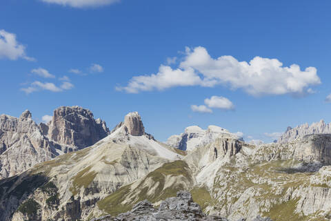 Monte Rudo, Torre dei Scarperi, Hochebenkofel, Mitterebenkofel, Gebiet der Drei Zinnen, Naturpark Drei Zinnen, Unesco Weltnaturerbe, Sextner Dolomiten, Italien, lizenzfreies Stockfoto