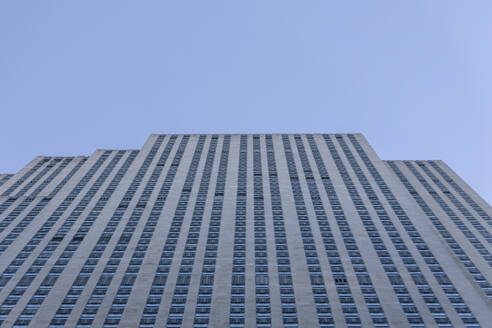 Wolkenkratzer und blauer Himmel, Manhattan, New York City, USA - MMAF00983