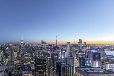 Skyline at blue hour, Manhattan, New York City, USA - MMAF01026