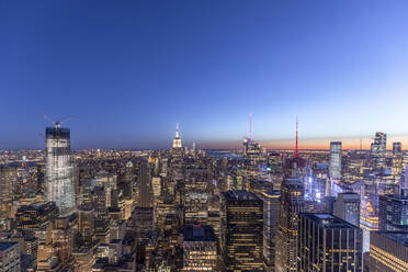 Skyline zur blauen Stunde, Manhattan, New York City, USA - MMAF01030