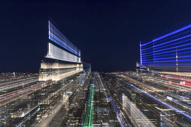 Skyline bei Nacht mit Zoom-Effekt, Manhattan, New York City, USA - MMAF01034