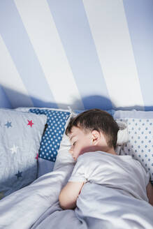 Little boy sleeping on bed in the morning - LJF00136
