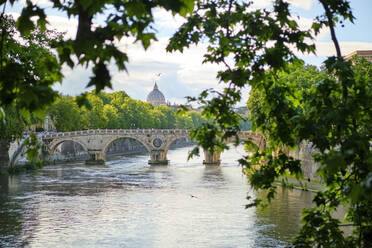 Ponte Sisto über dem Tiber, Rom, Italien - MRF02029