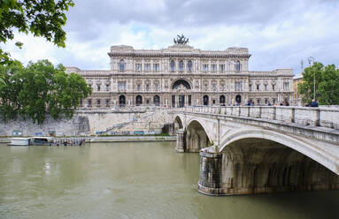 Tiber, Palazzo di Giustizia, Rom, Italien - MRF02054