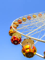Ferris wheel under blue sky - PUF01651