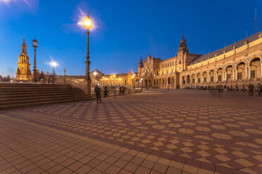 Die Plaza de Espana bei Nacht, Sevilla, Spanien - TAMF01582