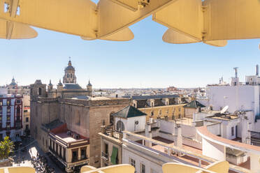 Stadtbild vom Metropol Parasol, Sevilla, Spanien - TAMF01583