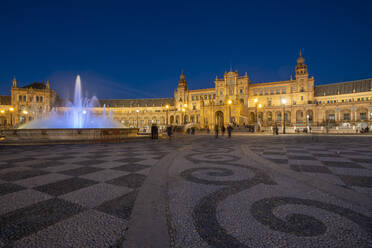 Die Plaza de Espana bei Nacht, Sevilla, Spanien - TAMF01586