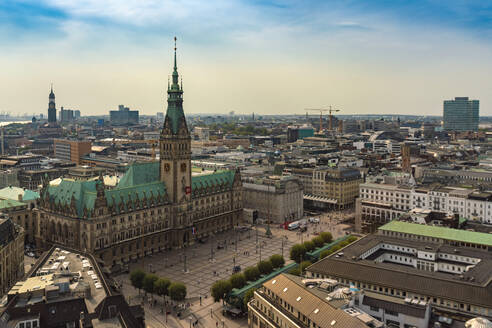 Stadtbild mit Rathaus und Altstadt, Hamburg, Deutschland - TAMF01614