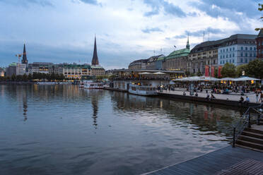 Cityscape with Binnenalster at sunset, Hamburg, Germany - TAMF01638