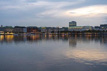 Cityscape with Binnenalster at sunset, Hamburg, Germany - TAMF01640