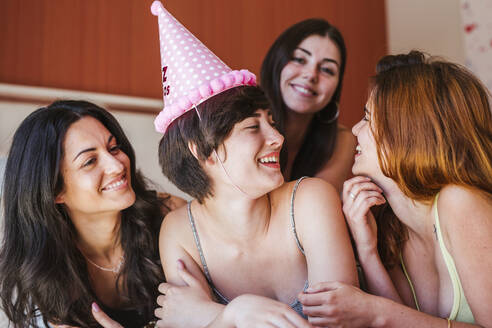 Girlfriends celebrating birthday - LJF00259