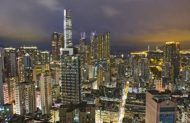 Stadtansicht am Abend, Kowloon, Hongkong, China - MRF02110