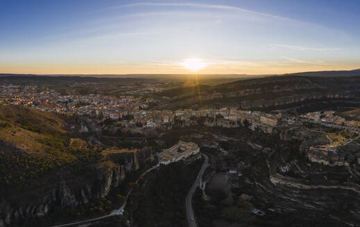 Cuenca bei Sonnenuntergang, Kastilien-La Mancha, Spanien - RSGF00232