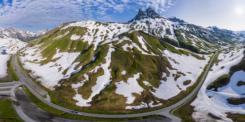 Luftaufnahme über Widderstein am Hochtannbergpass, Vorarlberg, Österreich - STSF02054