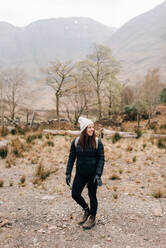 Wanderer im Trossachs-Nationalpark, Kanada - CUF52506