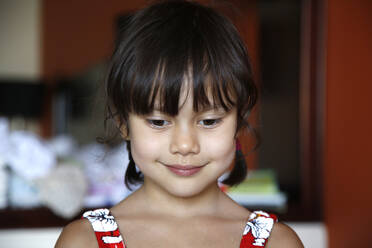 Portrait of smiling little girl - DRF01743