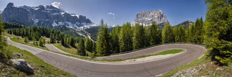 Mountain pass road, Gardena Pass, Sella group, Dolomites, South Tyrol, Italy - STSF02064