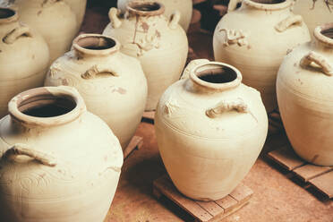 Ceramic pots drying in kiln - BLEF09020