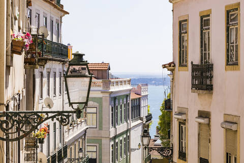 Portugal, Lissabon, Gebäude in Alfama, lizenzfreies Stockfoto