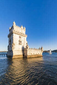 Portugal, Lissabon, Turm von Belem am Tejo - WDF05301