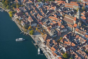 Germany, Baden-Wurttemberg, Uberlingen, Aerial view of Lake Constance and old town - SHF02212