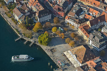 Germany, Baden-Wurttemberg, Uberlingen, Aerial view of Lake Constance and old town - SHF02213