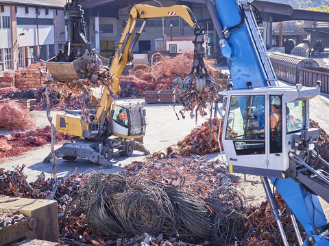 Österreich, Tirol, Brixlegg, Metallschrott wird auf dem Schrottplatz recycelt, lizenzfreies Stockfoto