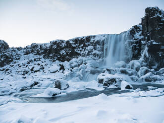 Island, Wasserfall im Thingvellir-Nationalpark - TAMF01757