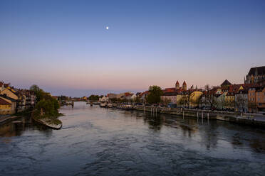 Deutschland, Bayern, Regensburg, Donau - LBF02622