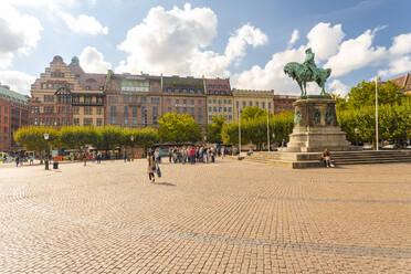Schweden, Malmö, Karl X. Gustav-Statue auf dem Stadtplatz - TAMF01768