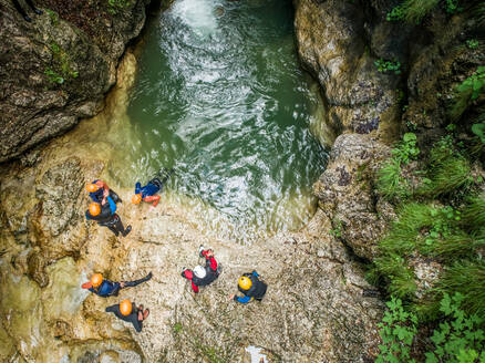 Luftaufnahme der Canyoning-Gruppe. - AAEF00021